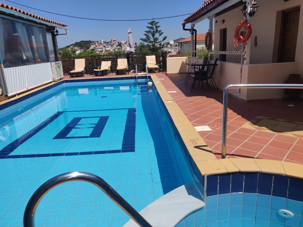 Taxiarchis Apartments Città di Skiathos Esterno foto