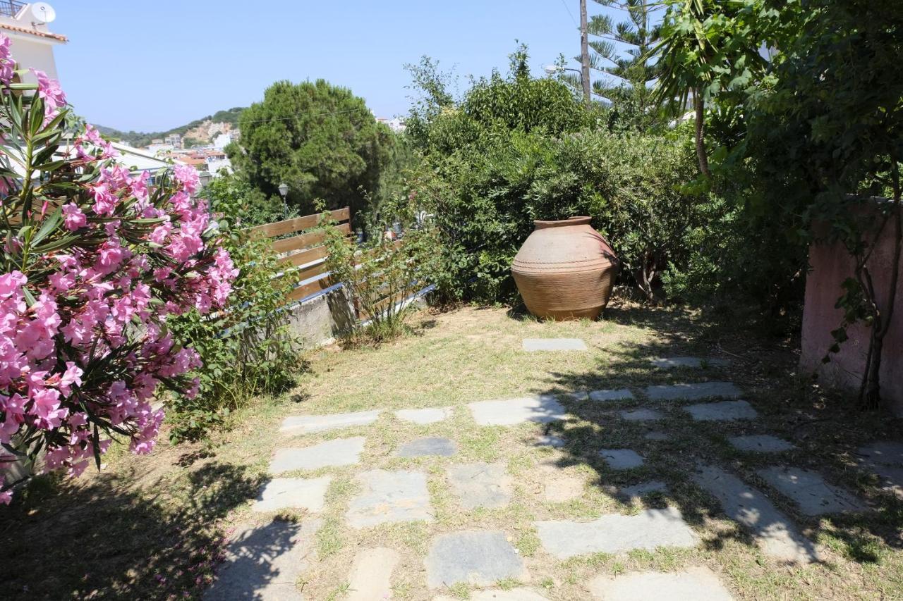 Taxiarchis Apartments Città di Skiathos Esterno foto