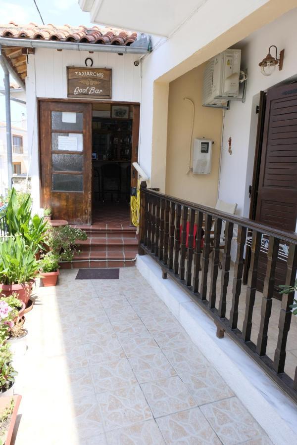 Taxiarchis Apartments Città di Skiathos Esterno foto