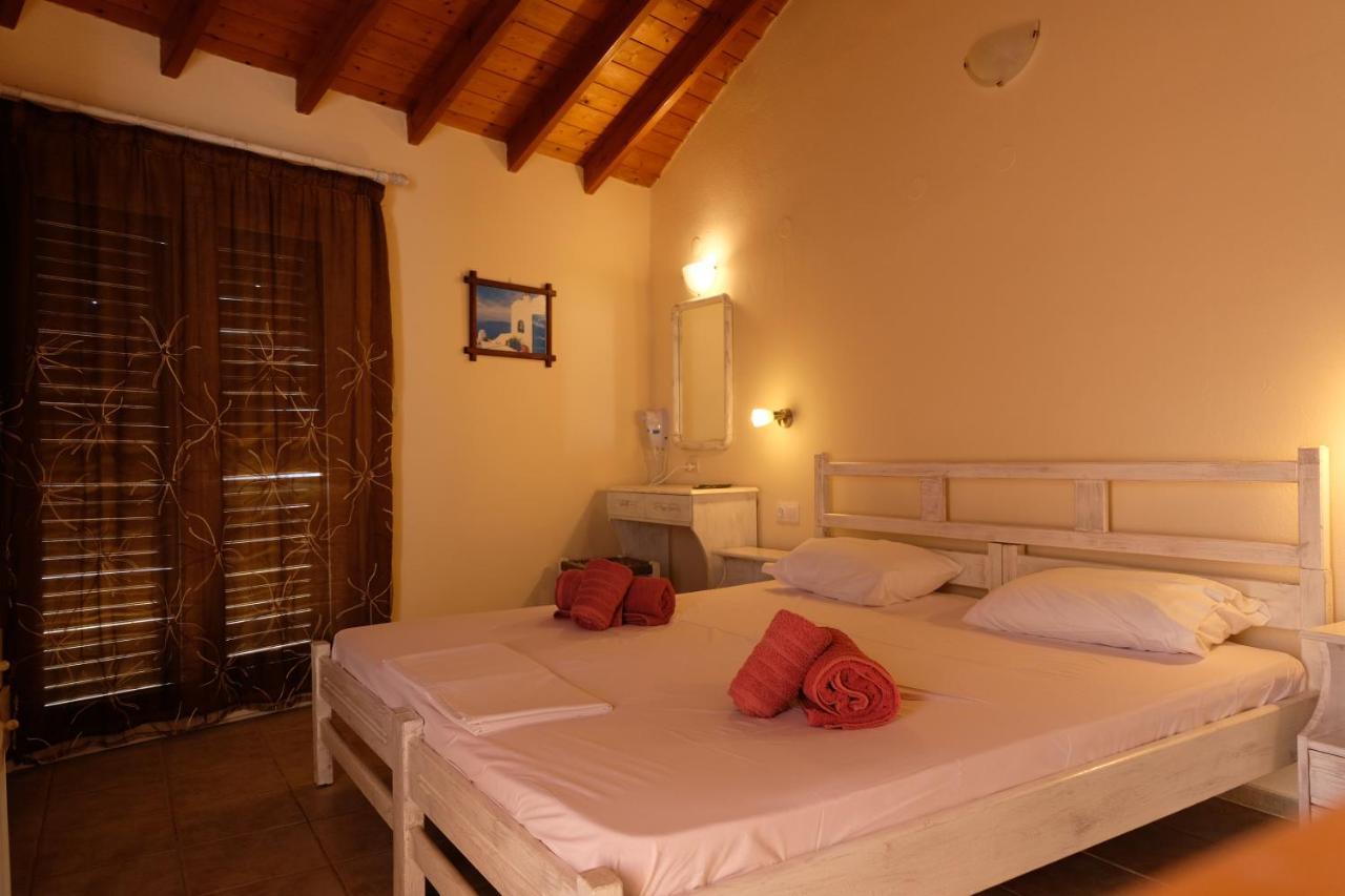 Taxiarchis Apartments Città di Skiathos Esterno foto