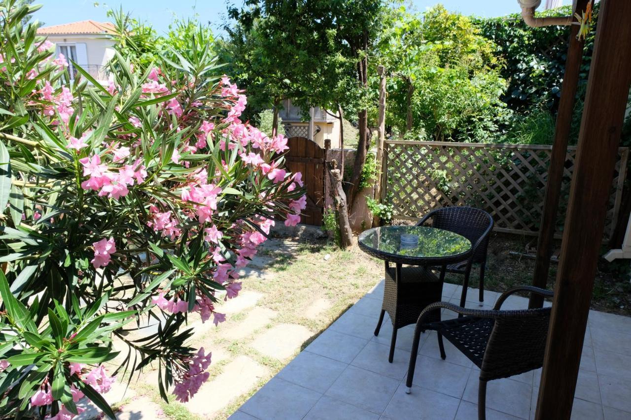Taxiarchis Apartments Città di Skiathos Esterno foto