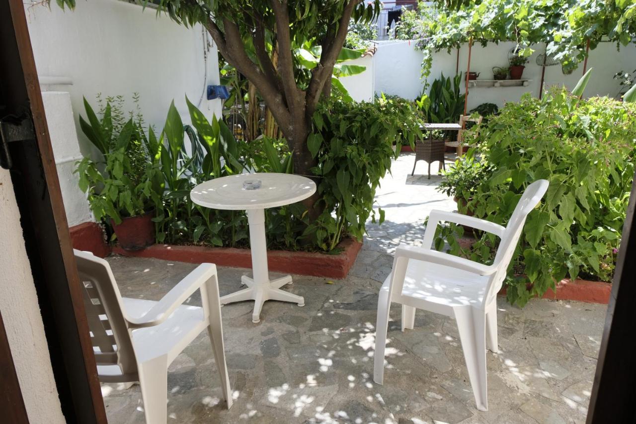 Taxiarchis Apartments Città di Skiathos Esterno foto