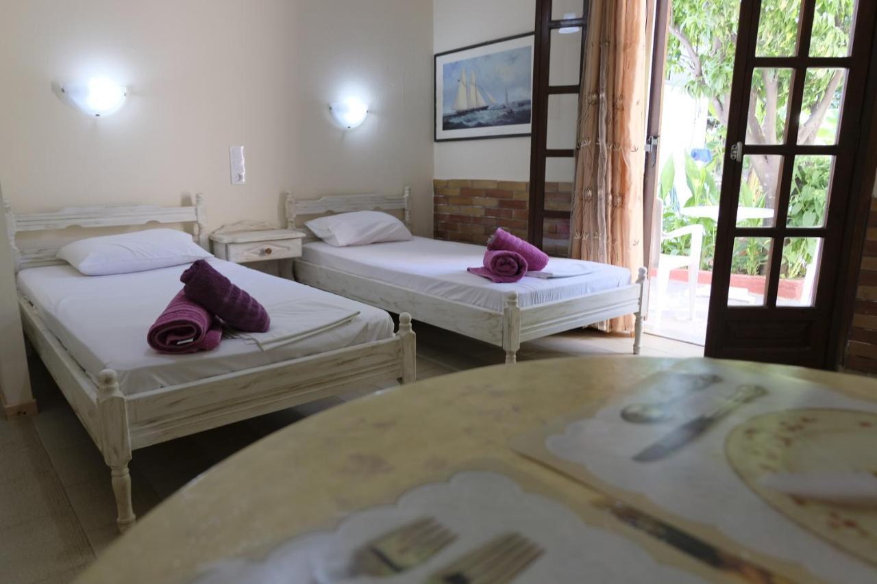 Taxiarchis Apartments Città di Skiathos Esterno foto