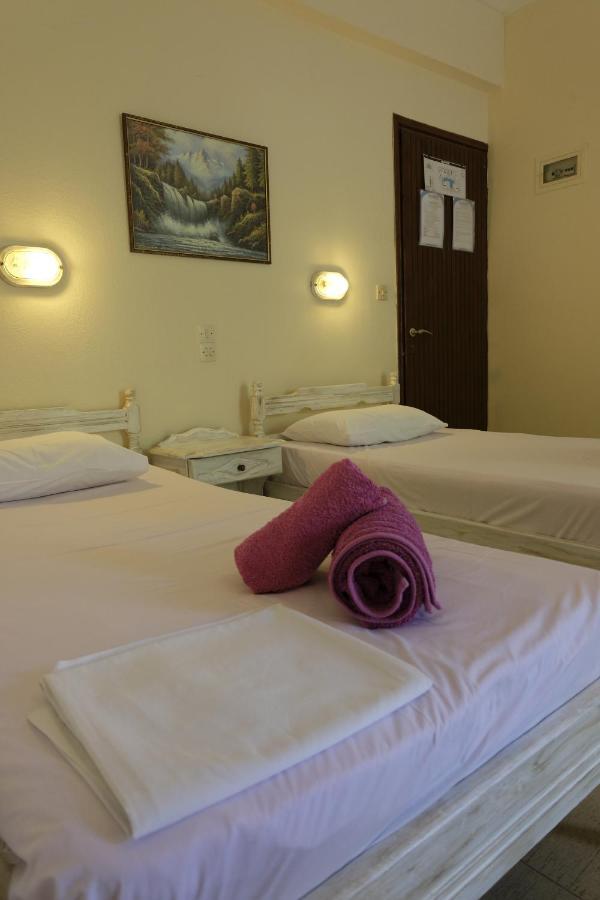 Taxiarchis Apartments Città di Skiathos Esterno foto